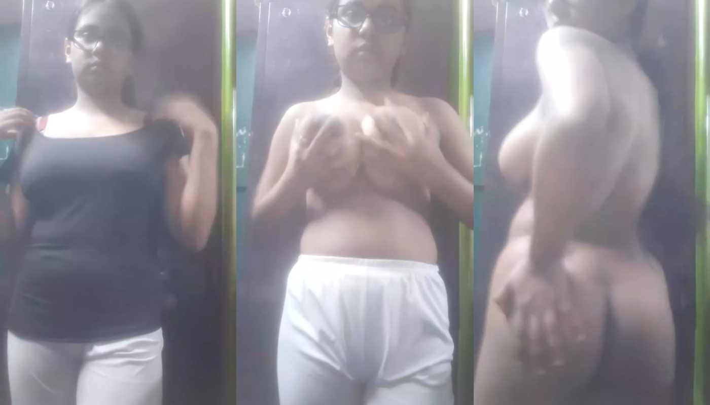 College girl stripping and showing big boobs viral MMS
